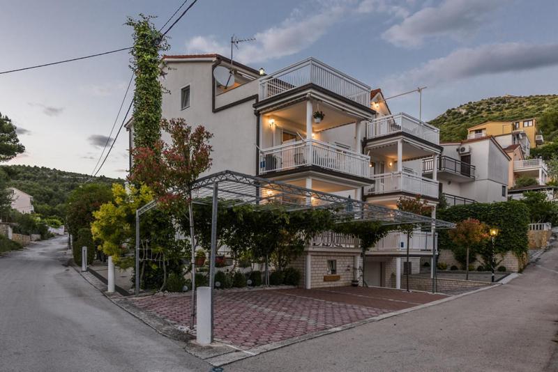 Apartments Luka - Trogir, Marina 150M From The Beach Exteriér fotografie