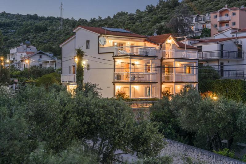 Apartments Luka - Trogir, Marina 150M From The Beach Exteriér fotografie